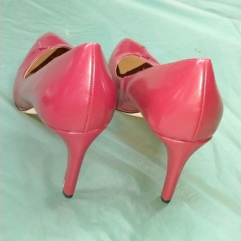 Red High heels 👠 - Picture 2 of 5